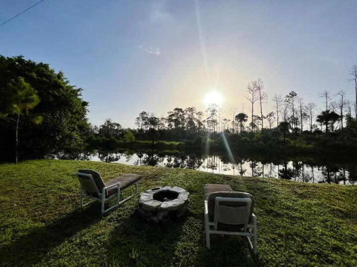 ホテル Sunset Hide Away On The Water North North Naples エクステリア 写真