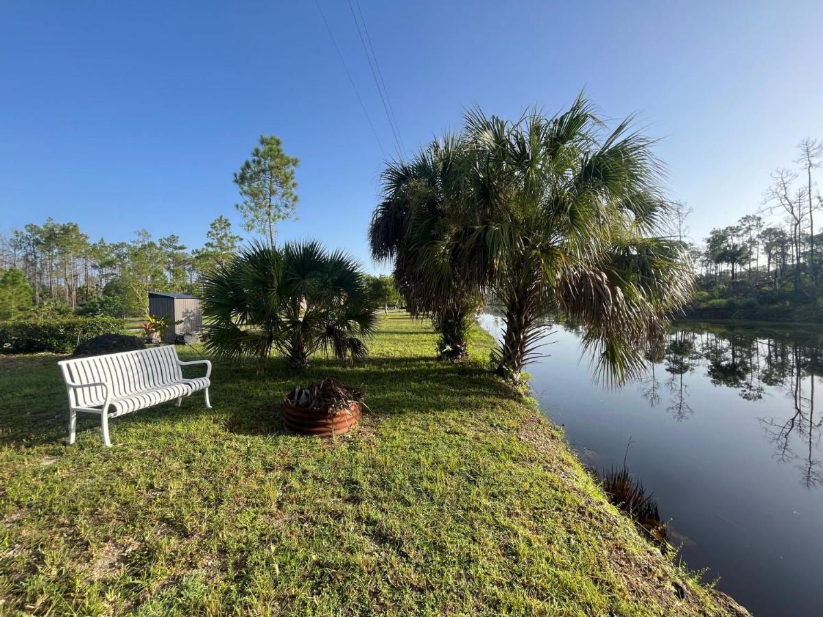 ホテル Sunset Hide Away On The Water North North Naples エクステリア 写真