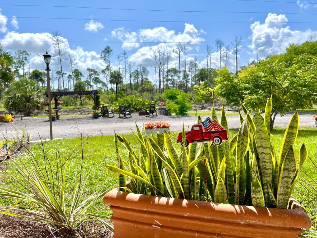 ホテル Sunset Hide Away On The Water North North Naples エクステリア 写真